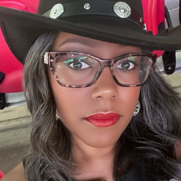 Meet your Posher, T. Rene' - Picture 10 of 10